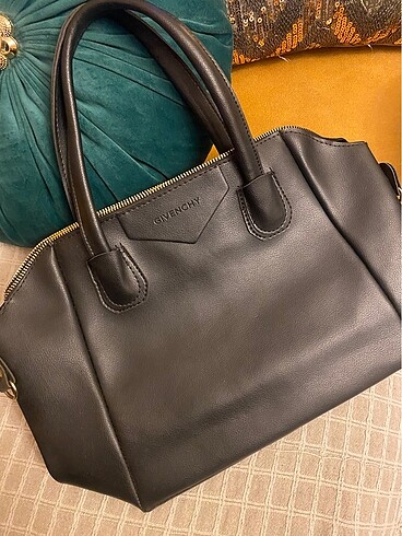 GIVENCHY Çanta