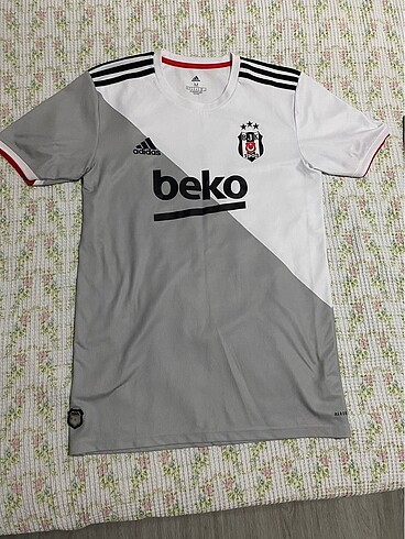 Beşiktaş 2020-2021 sezon forması orijinal