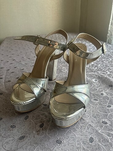 Pierre cardin platform