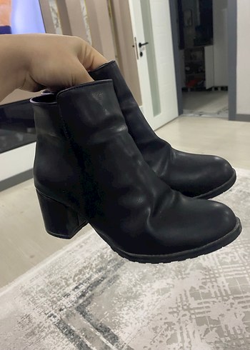 Siyah Deri Topuklu Goth Bot - Görsel 3