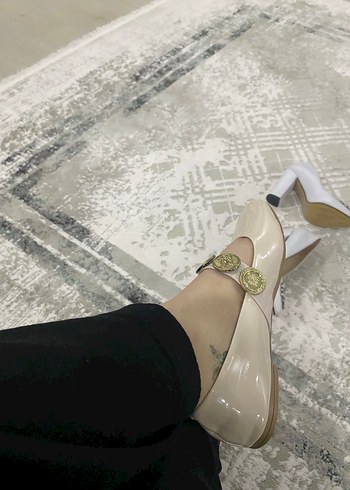 Beyaz Tokalı Blok Topuklu Kadın Babet - Görsel 3