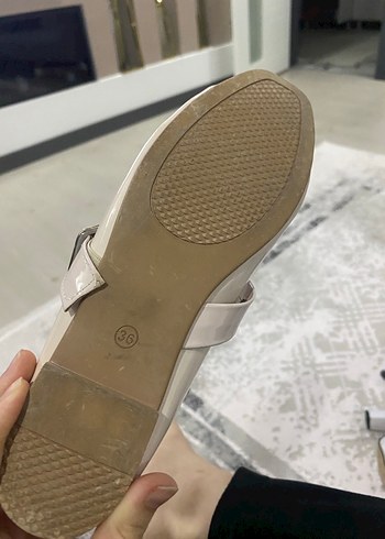 Beyaz Tokalı Blok Topuklu Kadın Babet - Görsel 4