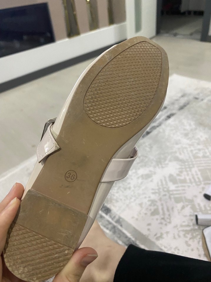 Beyaz Tokalı Blok Topuklu Kadın Babet - Görsel 4