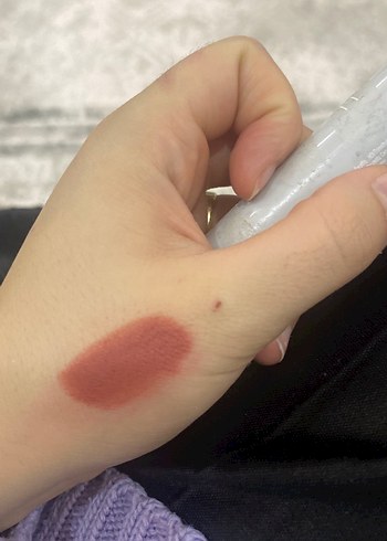 Kiss Beyaz Renkli Dudak Balmı - Görsel 5