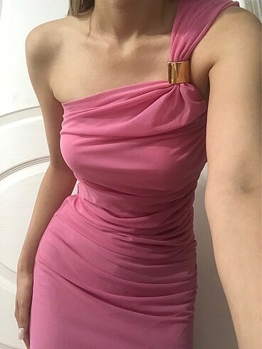 Pembe elbise kalem