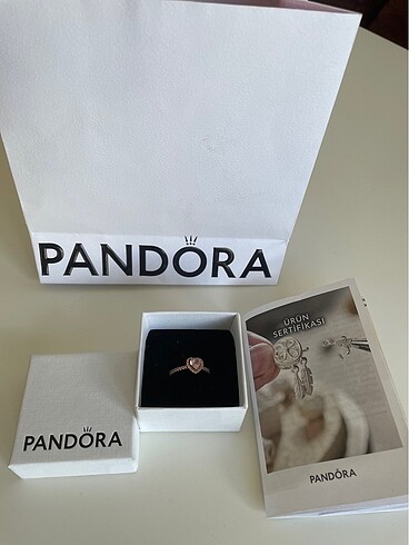 Pandora yüzük