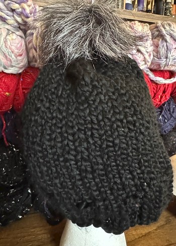 Gri ponponlu Kadın Örgü Bere - Görsel 5