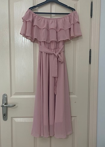 Pembe Uzun Fırfırlı Straplez Elbise