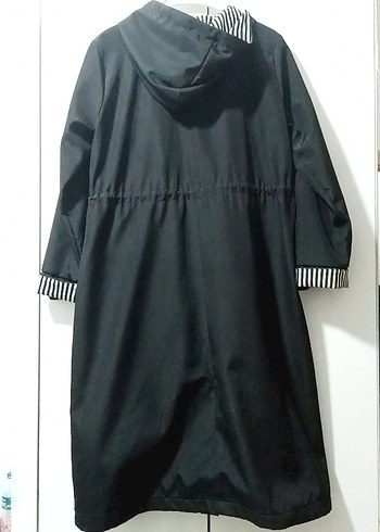 Siyah Kemerli Uzun Kadın Yağmurluk - Görsel 3