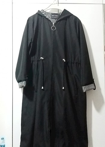 Siyah Kemerli Uzun Kadın Yağmurluk - Görsel 2