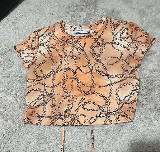 m Beden Bershka m beden crop hiç kullanılmadı