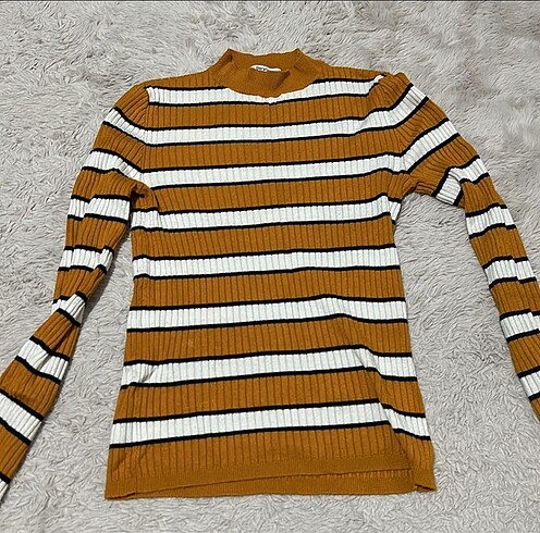 Bershka Bershka m beden triko bir kez kullanıldı