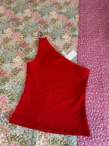 m Beden kırmızı Renk H&m tel kol bluz