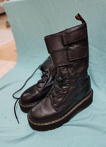 38 Beden siyah Renk Dr Martens kadın bot