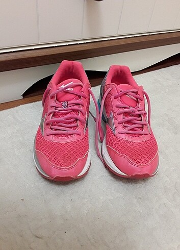 40 Beden Mizuno kadın spor ayakkabı