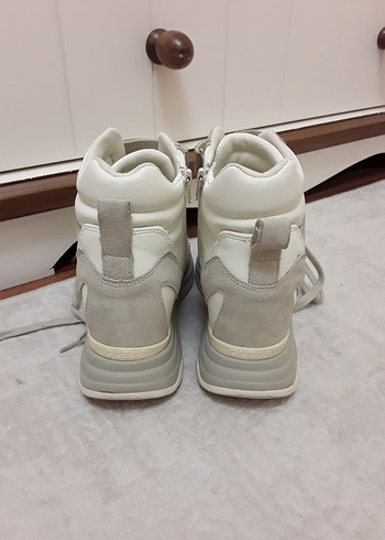 39 Beden beyaz Renk Guess kadin vegan kauçuk taban spor/sneaker bot ayakkabı