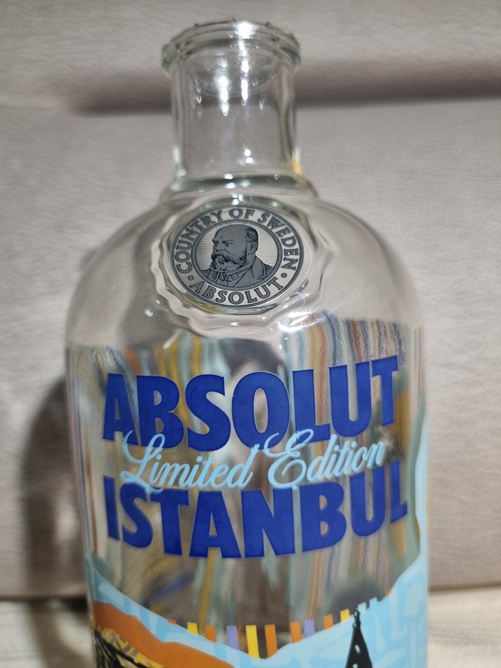 Absolud İstanbul vodka şişesi - Görsel 5