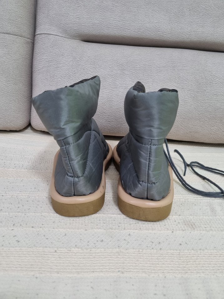 Paraşüt gri sıfır kadın Bot - Görsel 4