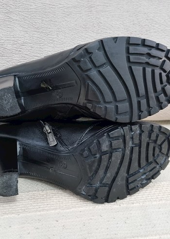 Siyah Deri Divarese Kadın Topuklu Bot - Görsel 7