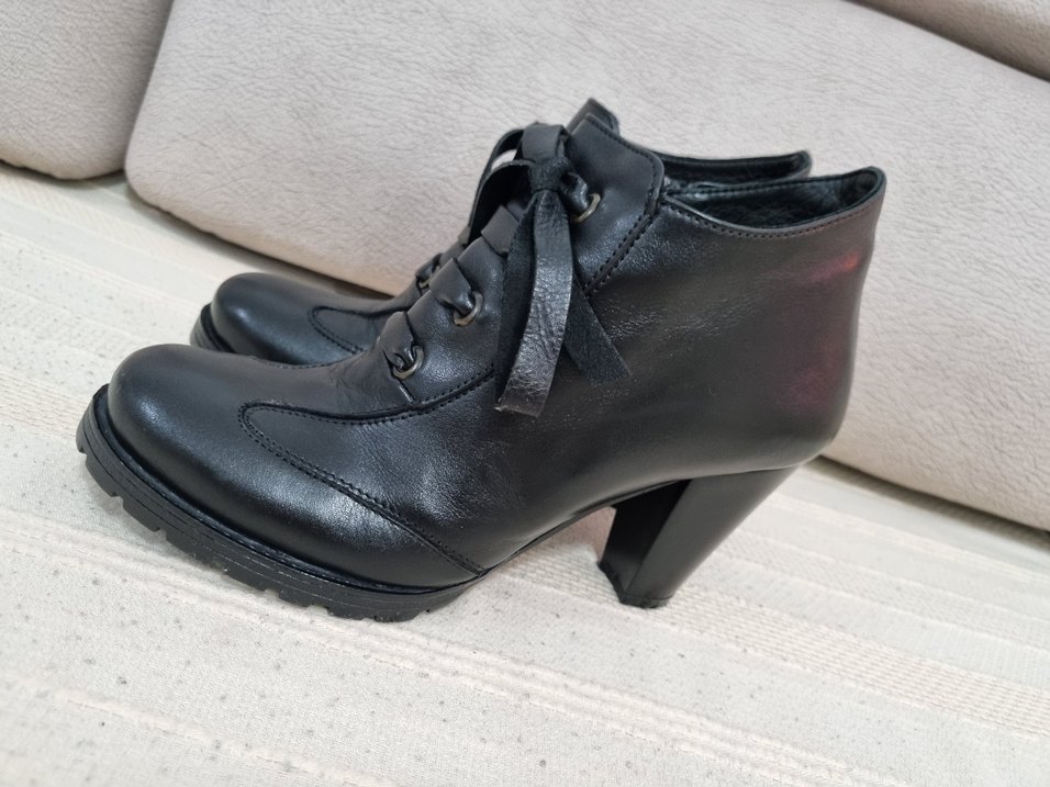 Siyah Deri Divarese Kadın Topuklu Bot - Görsel 2