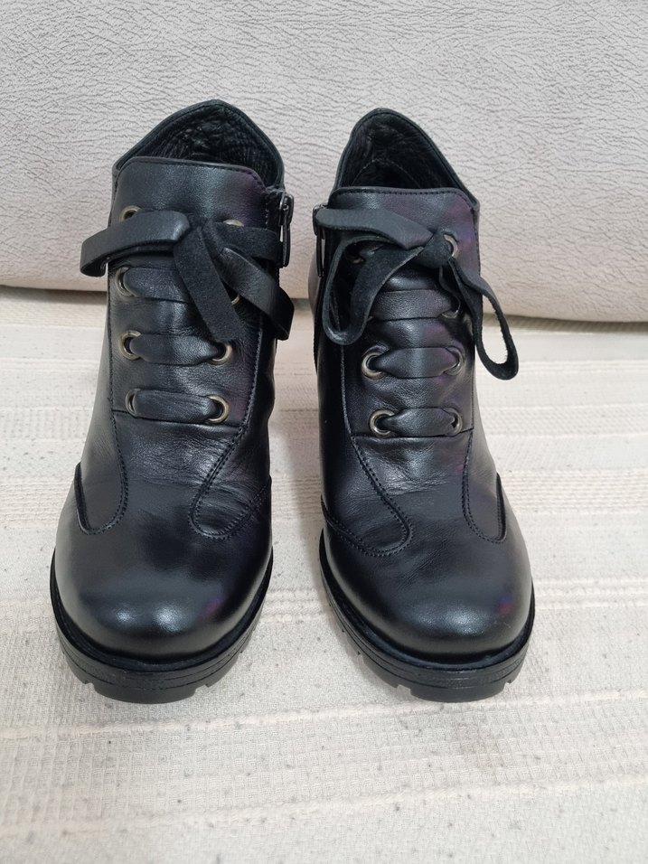 Siyah Deri Divarese Kadın Topuklu Bot - Görsel 3