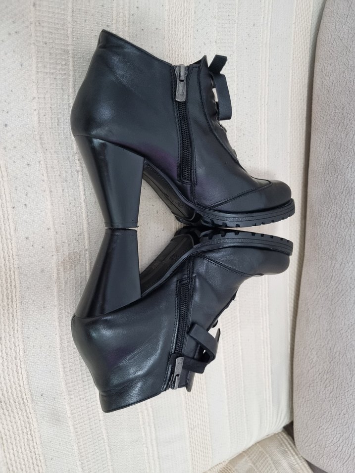 Siyah Deri Divarese Kadın Topuklu Bot - Görsel 5