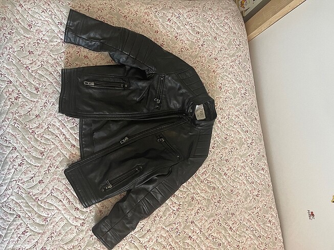 Zara Zara 7 yaş erkek çocuk suni deri ceket