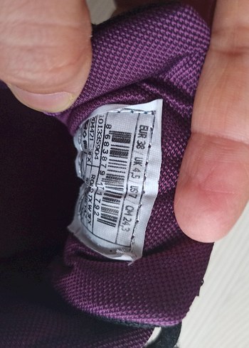 Mor Detaylı Siyah Kadın Spor Ayakkabı - Görsel 4