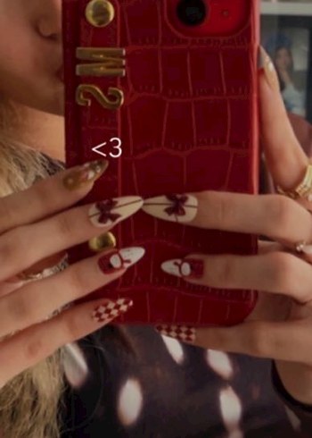 Kırmızı Noel Temalı Tırnak Süslemeleri - Görsel 3