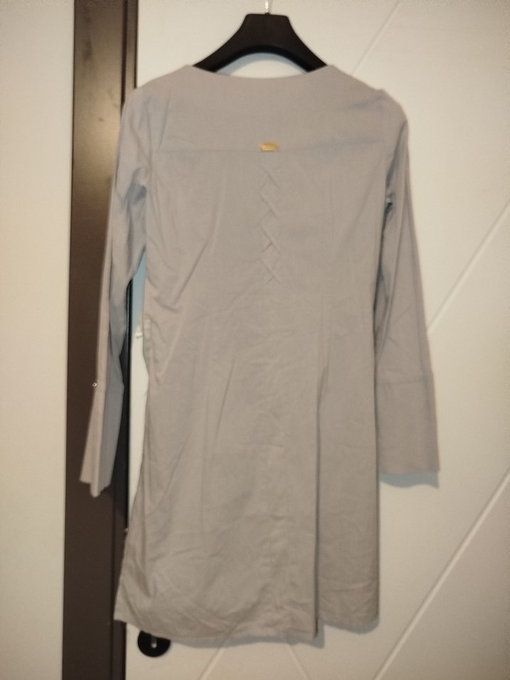 Alvina Gri Yaka ve Sırt Detaylı Kadın Tunik - Görsel 3