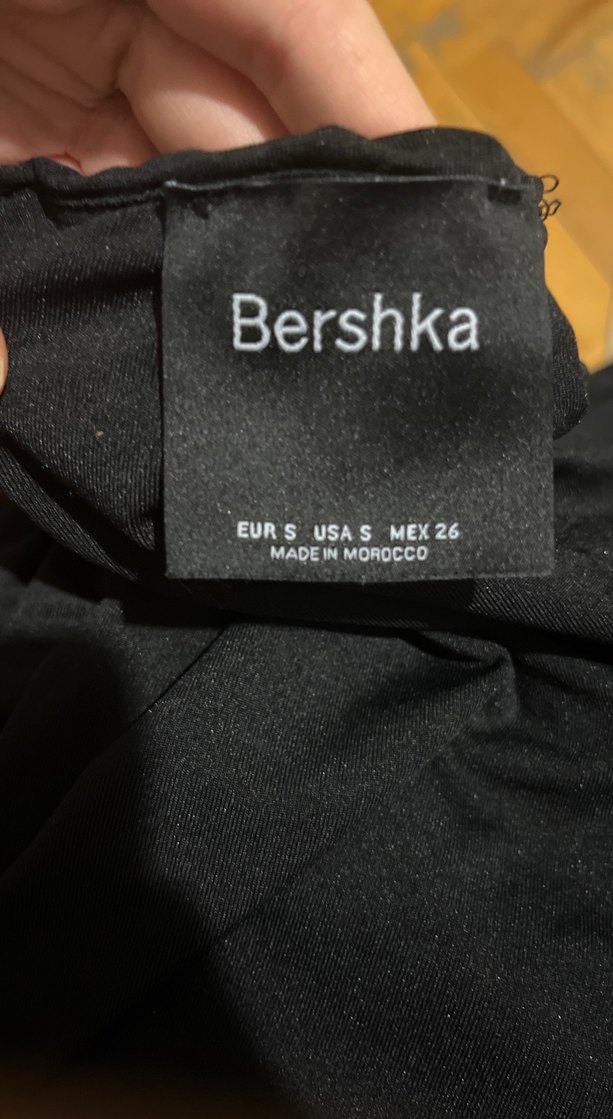 Straplez Siyah Uzun Drapeli Bershka Goth Elbise - Görsel 4