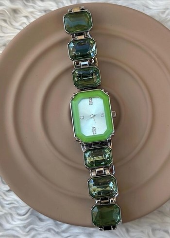 Yeşil taşlı swarovski görünümlü saat - Görsel 2