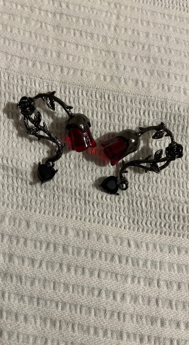 Bordo Siyah Gotik Gül Küpe - Görsel 3