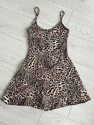 Leopar mini şortlu elbise