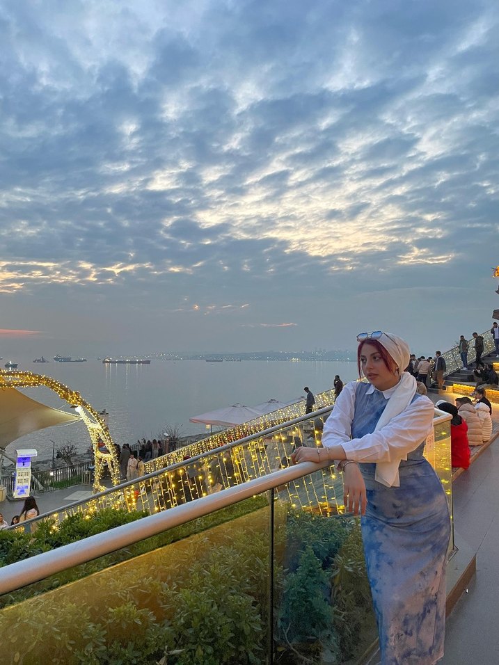 Mavi Batik Desenli Pamuklu Uzun Elbise - Görsel 2