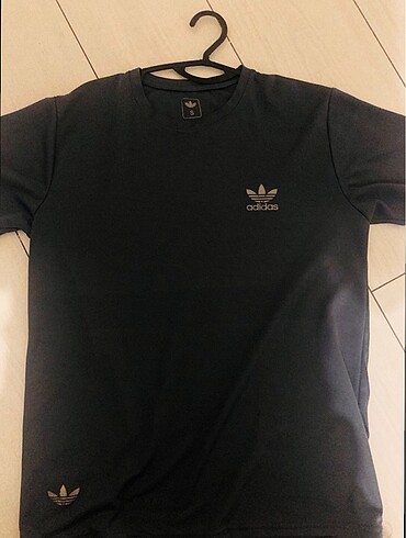 Adidas Tişört