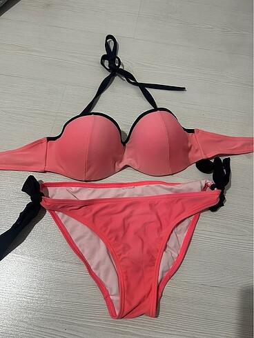 Kadın bikini takımı