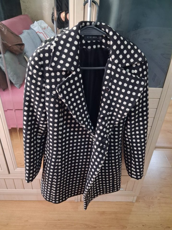 Puantiye Desenli Siyah Midi Kadın Kaban - Görsel 3