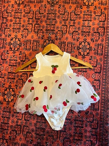 Kız bebek kirazlı elbise