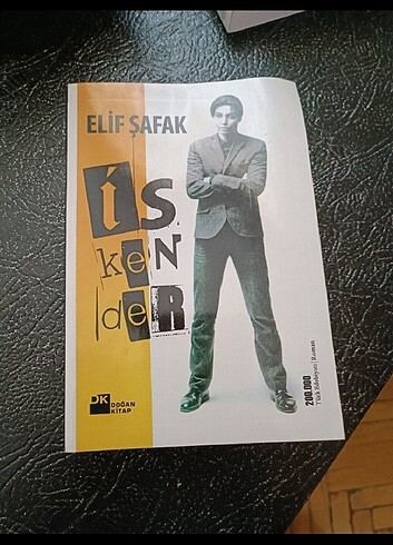 Beden Elif Şafak 3 kitap İskender Şemspare Aşk