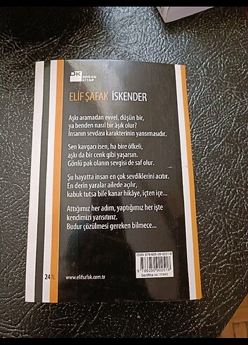 Beden Renk Elif Şafak 3 kitap İskender Şemspare Aşk