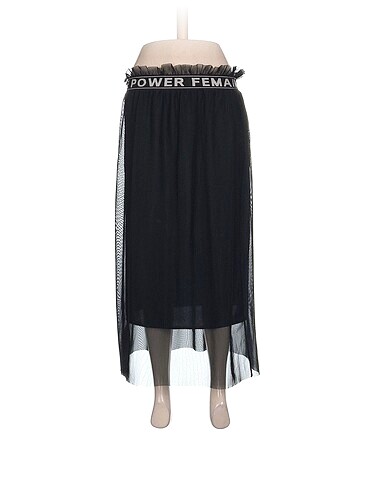 Bershka Uzun Etek %70 İndirimli.