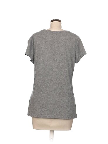 xl Beden Hummel T-shirt %70 İndirimli.