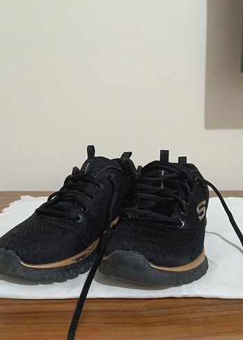 Skechers 37