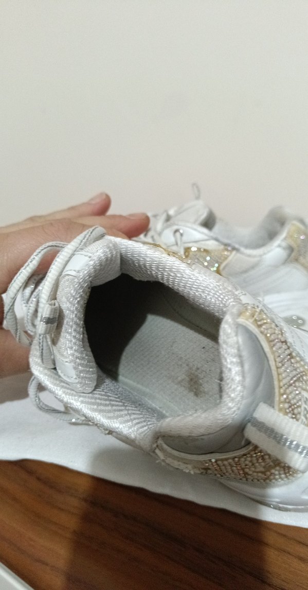 Beyaz Bağcıklı Yılan Desenli Spor Ayakkabı - Görsel 3