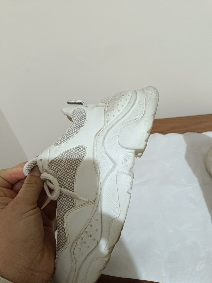 Gri Detaylı Beyaz Kadın Spor Ayakkabı - Görsel 5