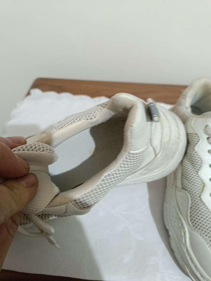 Gri Detaylı Beyaz Kadın Spor Ayakkabı - Görsel 4