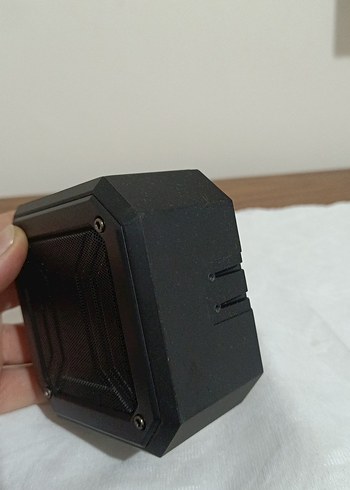 Kompakt Siyah Bluetooth Hoparlör - Görsel 3