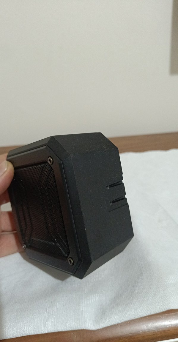 Kompakt Siyah Bluetooth Hoparlör - Görsel 3