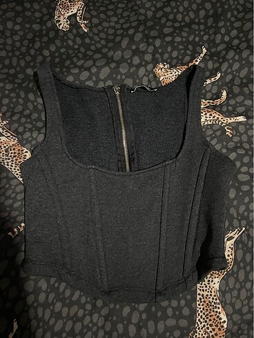 Siyah crop